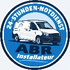 Aufkleber 24-Stunden-Notdienst mit dem Firmenwagen von ABR Installateur